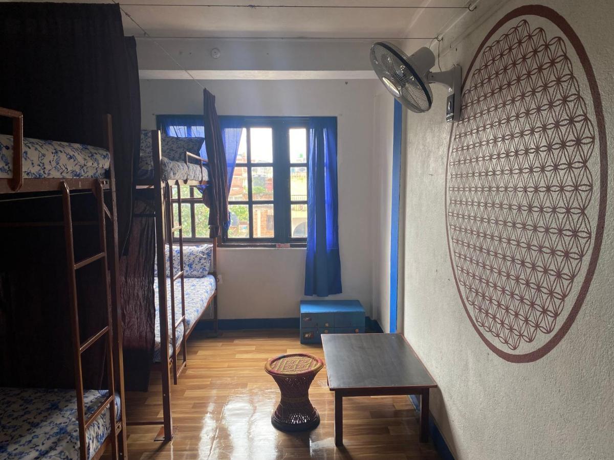 Planet Nomad Hostel Катманду Екстер'єр фото